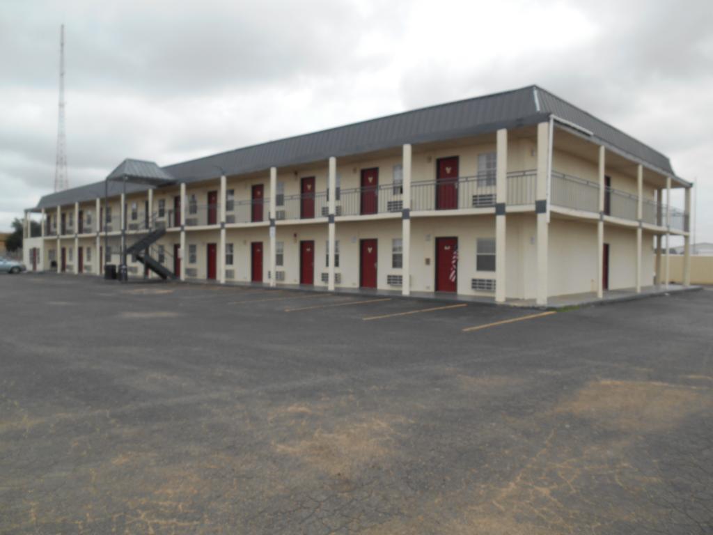 Super 7 Inn Midland Bagian luar foto